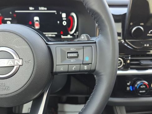 Used 2024 Nissan Pathfinder Platinum w/ Cargo Package image 28