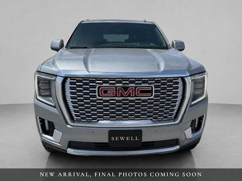 Used 2024 GMC Yukon Denali AWD/4WD image 2