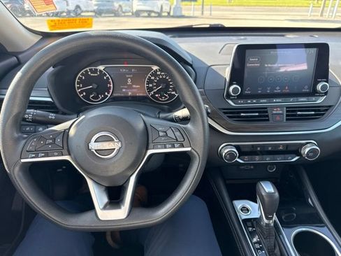 Used 2023 Nissan Altima 2.5 SV FWD image 9