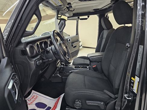 Used 2021 Jeep Gladiator Sport image 15