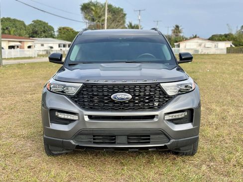 Used 2023 Ford Explorer XLT w/ Equipment Group 202A image 2