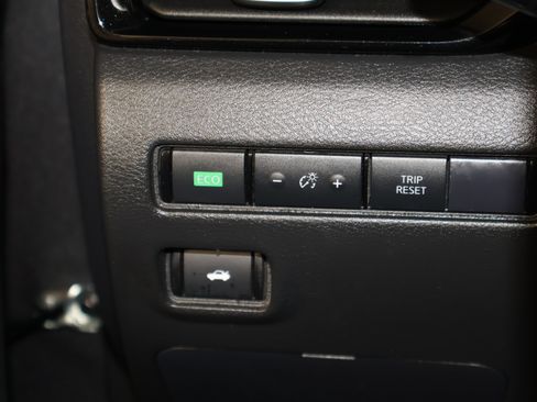 Used 2024 Nissan Sentra SV image 33