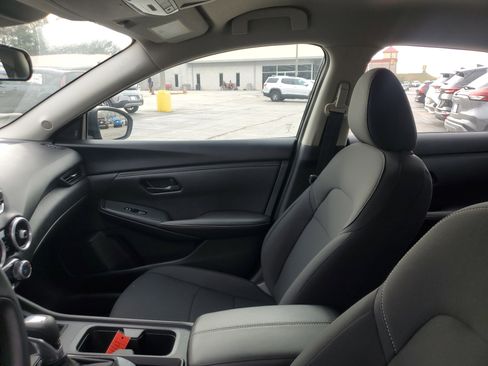 Used 2024 Nissan Sentra S image 17