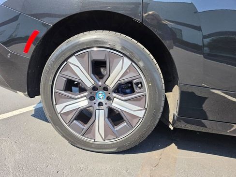 Used 2024 BMW iX xDrive50 w/ Premium Package AWD/4WD image 6