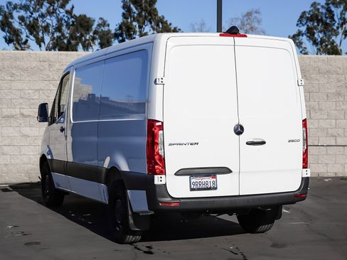Used 2025 Mercedes-Benz Sprinter 2500 image 4