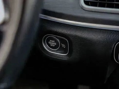 Used 2022 Mercedes-Benz GLE 350 4MATIC w/ Premium Package image 27