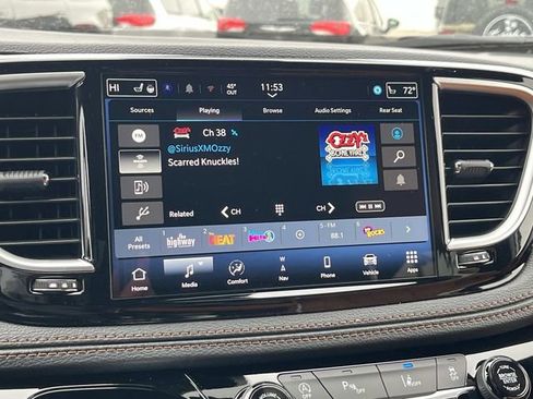 New 2026 Chrysler Pacifica Pinnacle image 30