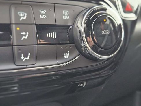 New 2026 Chevrolet Trax RS w/ Sunroof Package image 22