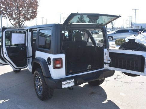 Used 2024 Jeep Wrangler Sport S image 15