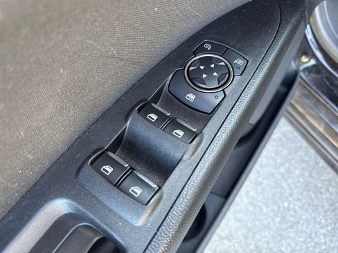 Used 2019 Ford Fusion SE FWD image 25