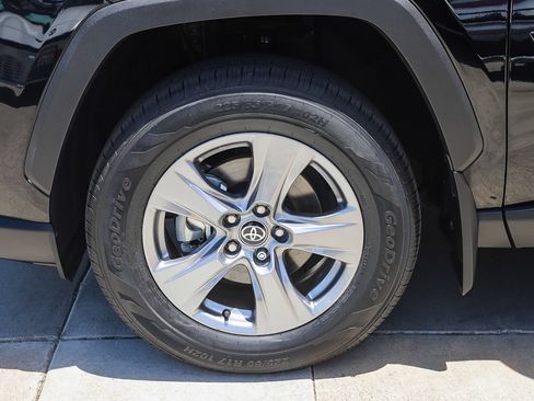 Certified 2025 Toyota RAV4 XLE w/ Convenience Package FWD image 10
