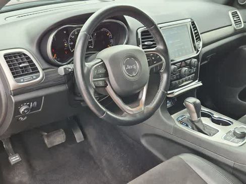 Certified 2022 Jeep Grand Cherokee Laredo X AWD/4WD image 10
