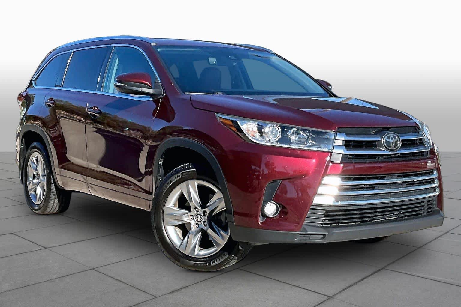 Used 2017 Toyota Highlander Limited FWD image 3