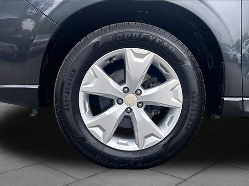 Used 2016 Subaru Forester 2.5i Limited AWD/4WD image 11
