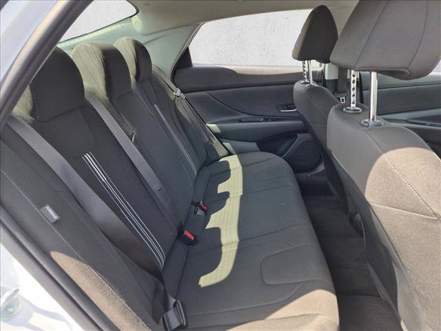 Used 2024 Hyundai Elantra SEL FWD image 18