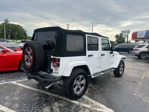 Used 2016 Jeep Wrangler Unlimited Sahara w/ Dual Top Group image 7