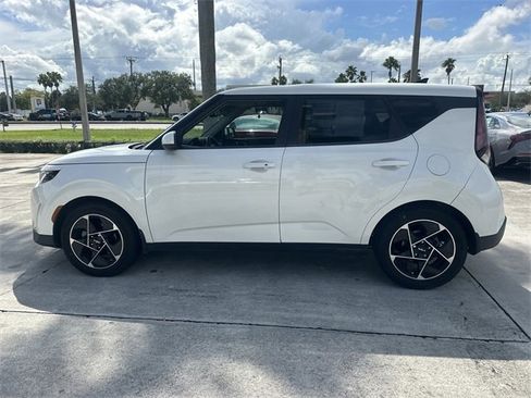 Certified 2023 Kia Soul EX image 9