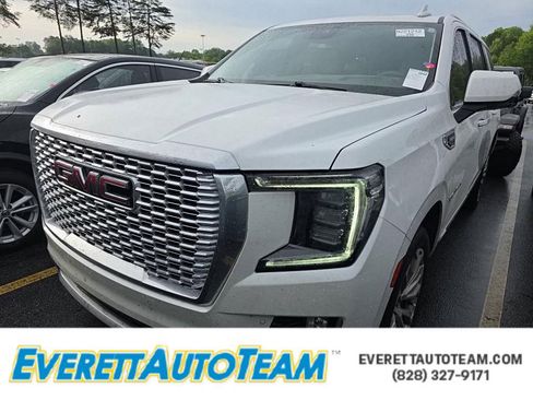 Used 2023 GMC Yukon XL Denali AWD/4WD image 1