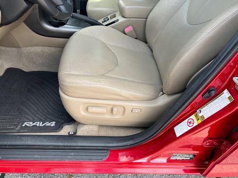 Used 2010 Toyota RAV4 Limited image 8