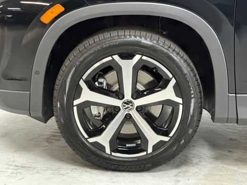New 2026 Volkswagen Tiguan SE AWD/4WD image 24