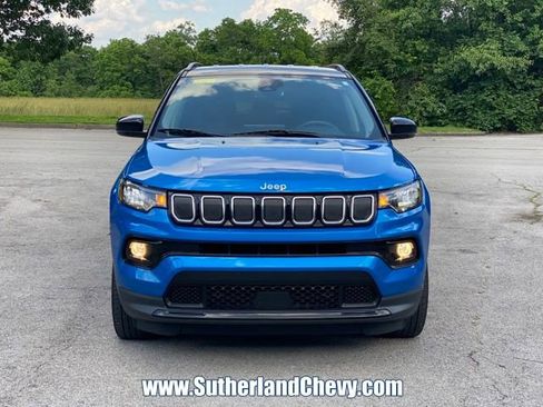 Used 2022 Jeep Compass Limited AWD/4WD image 2