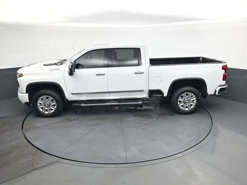 Used 2024 Chevrolet Silverado 2500 High Country w/ High Country Premium Package AWD/4WD image 27