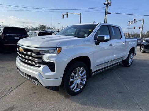 Used 2023 Chevrolet Silverado 1500 High Country w/ High Country Premium Package image 3