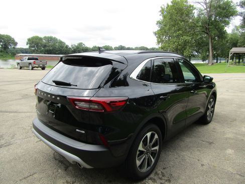 Certified 2023 Ford Escape Platinum image 5