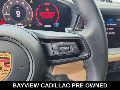 Used 2025 Porsche Cayenne Coupe AWD/4WD image 29