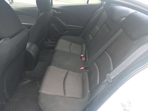 Used 2014 MAZDA MAZDA3 i Touring w/ Technology Package FWD image 9