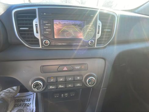 Used 2018 Kia Sportage LX AWD/4WD image 12