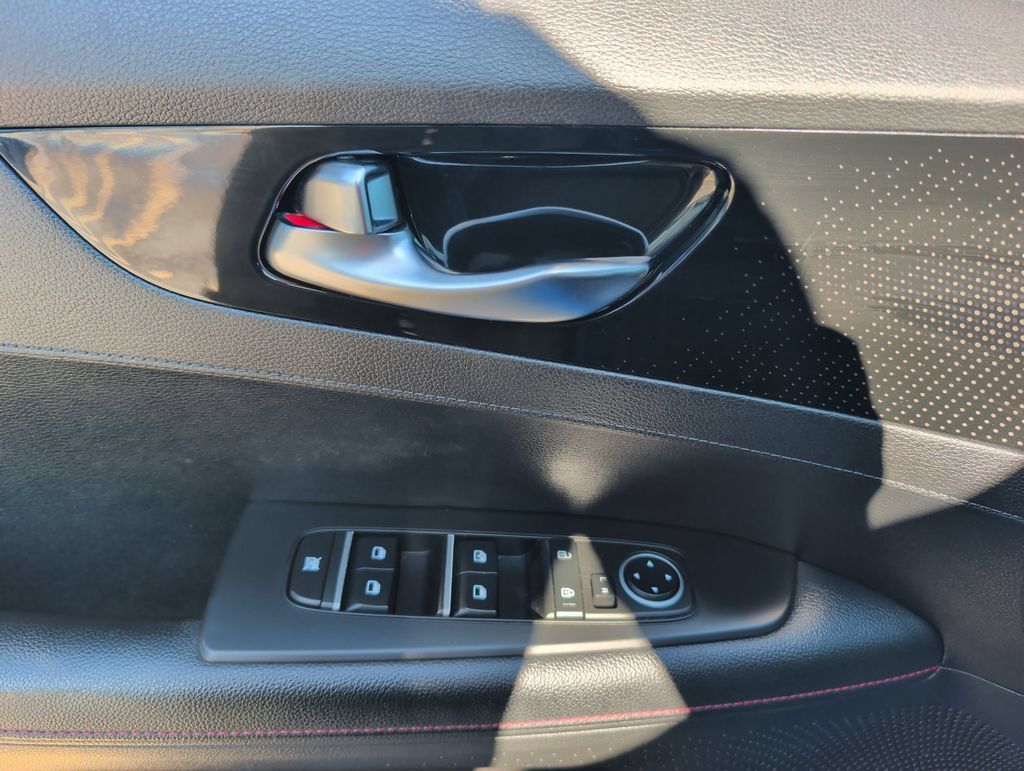 Used 2022 Kia Forte GT w/ GT Technology Package FWD image 10