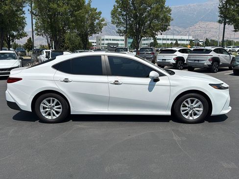 Used 2025 Toyota Camry LE w/ Convenience Package AWD/4WD image 8