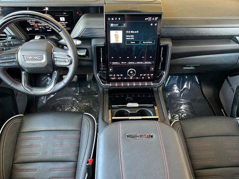 Certified 2025 GMC Yukon XL AT4 Ultimate AWD/4WD image 19