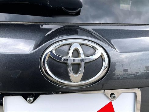 Used 2014 Toyota RAV4 Limited w/ Technology Package FWD image 31