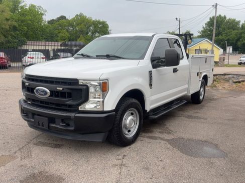 Used 2021 Ford F250 XL w/ Power Equipment Group RWD image 3