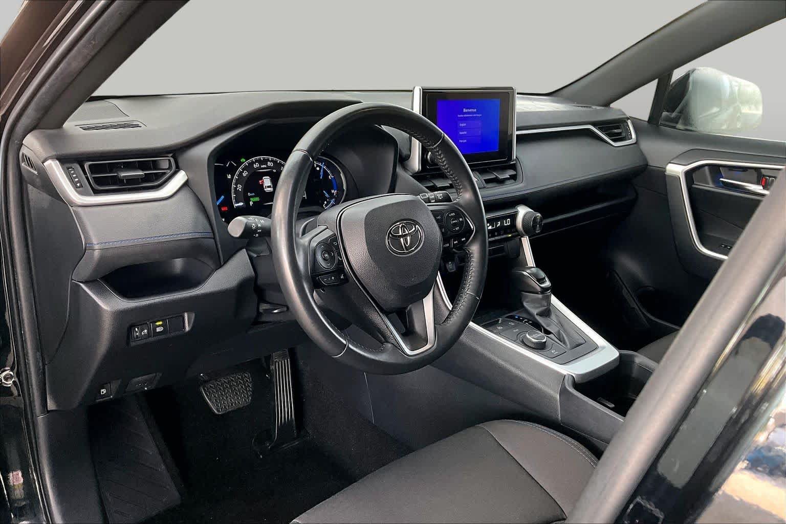 Used 2023 Toyota RAV4 SE AWD/4WD image 17