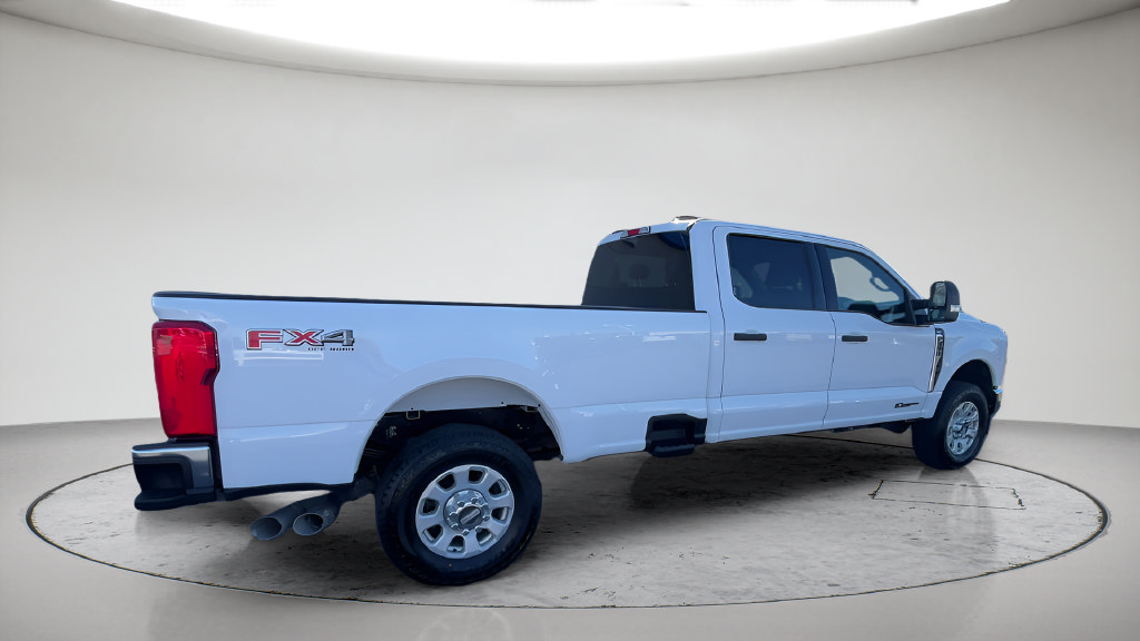 Used 2024 Ford F350 XLT w/ FX4 Off-Road Package AWD/4WD image 6