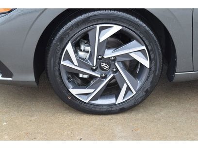 New 2025 Hyundai Elantra SEL