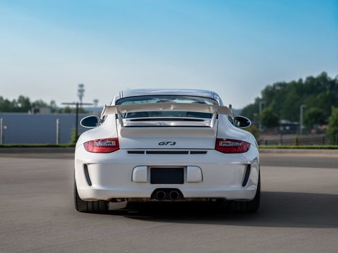 Used 2010 Porsche 911 GT3 RWD image 10