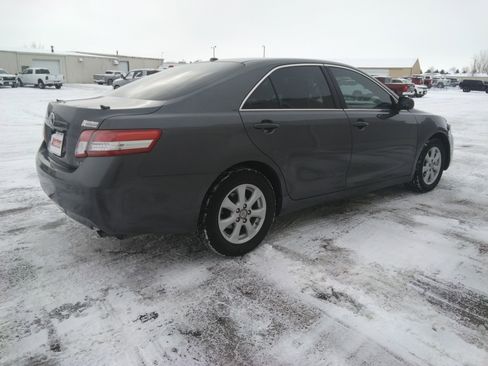 Used 2011 Toyota Camry image 5