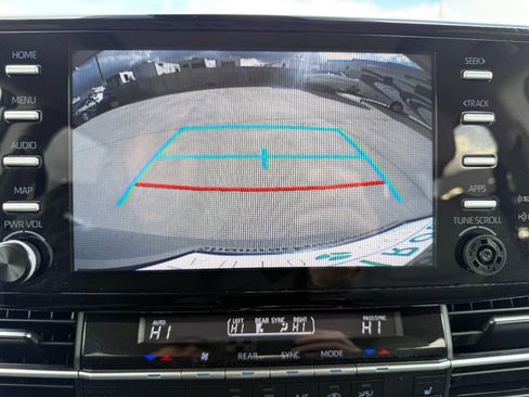 Used 2023 Toyota Sienna XLE image 41