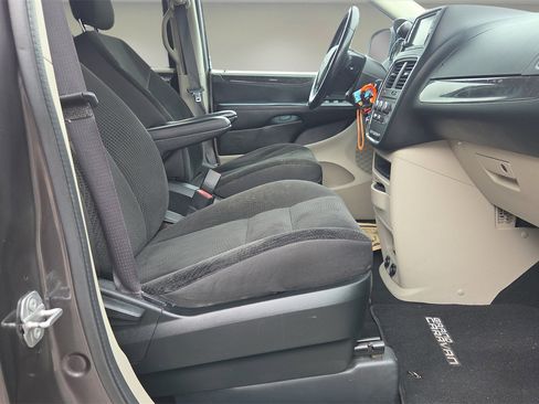 Used 2017 Dodge Grand Caravan SE w/ Power Window Group image 15