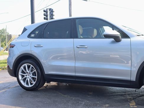 Used 2020 Porsche Cayenne AWD/4WD image 5
