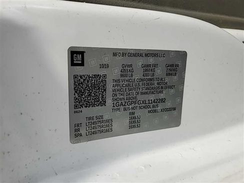 Used 2020 Chevrolet Express 3500 LT w/ LT Preferred Equipment Group RWD image 2