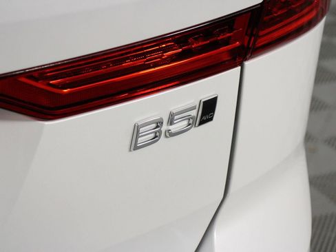 Used 2023 Volvo XC60 B5 Ultimate image 20