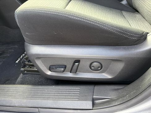 Certified 2022 Nissan Rogue SV image 18