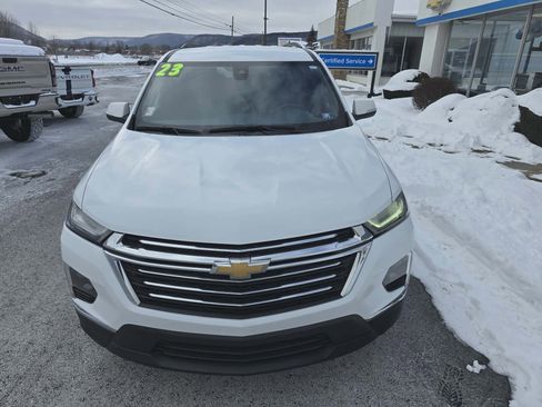 Used 2023 Chevrolet Traverse LT image 8