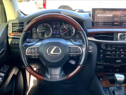 Used 2017 Lexus LX 570 4WD w/ Luxury Package image 6