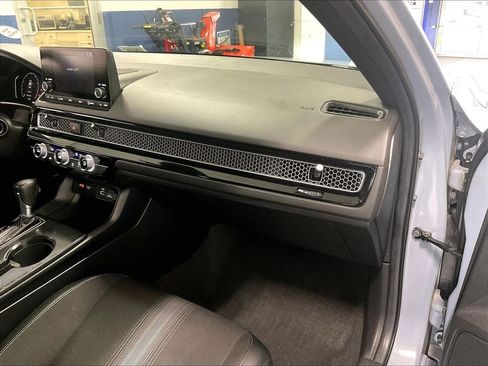 Used 2024 Honda Civic Sport image 13